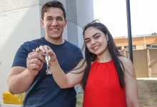 Casa Paulista entrega 63 apartamentos em Franca, beneficiando famílias com renda até 3 salários mínimos. Programa oferece subsídios de até R$ 11 mil para compra do primeiro imóvel, proporcionando moradia digna e segurança.
