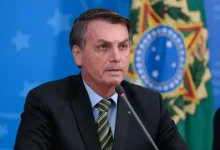 Procurador-geral da República, Paulo Gonet, considera a presença de policiais na residência de Bolsonaro desnecessária para a prisão domiciliar. O argumento é que o monitoramento externo reforçado e a prisão domiciliar em si já garantem a segurança e a integridade do ex-presidente.