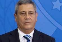 Ministro Alexandre de Moraes mantém prisão preventiva do general Walter Braga Netto, negando pela quarta vez pedido de liberdade. Decisão reforça medidas restritivas contra Braga Netto, acusado de participar de esquema para golpes de Estado.