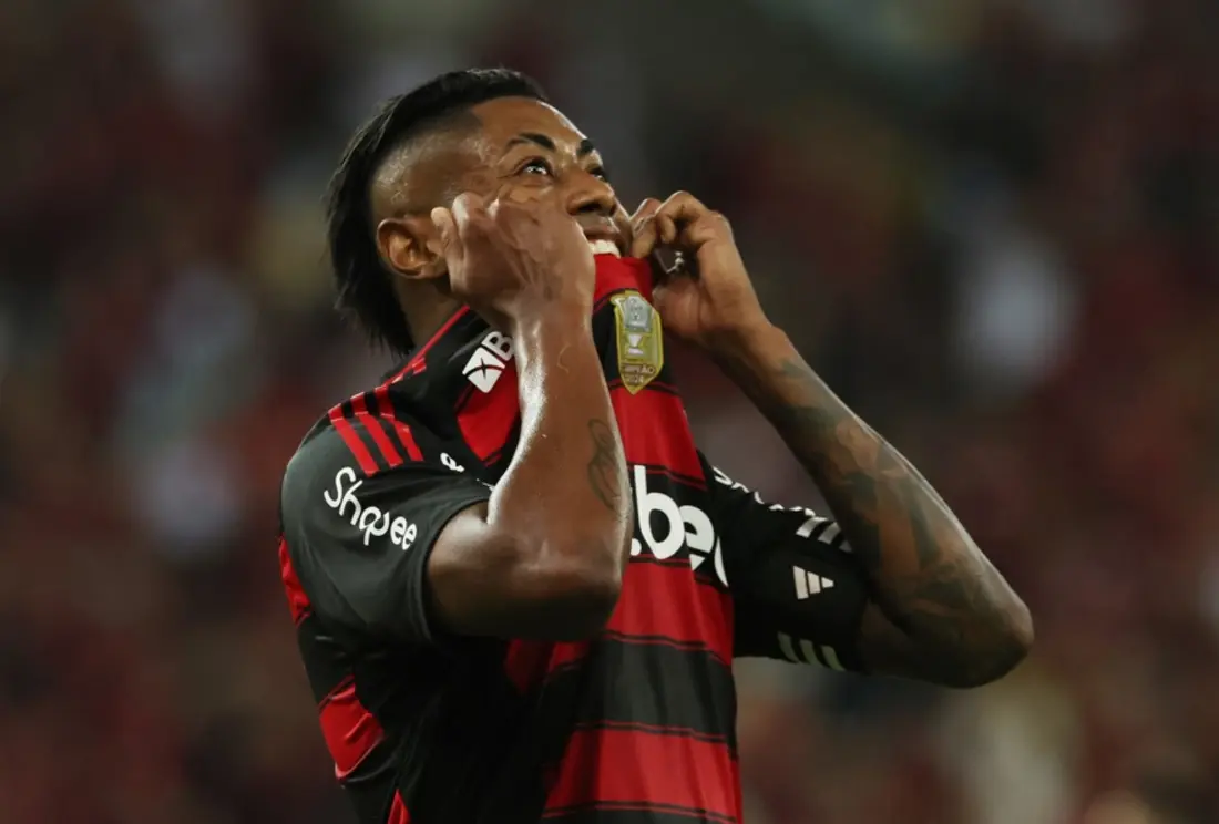 Bruno Henrique enfrenta processo judicial por manipulação, podendo ser suspenso por até dois anos. O futuro do jogador no Flamengo depende do desfecho do caso que causa grande repercussão no esporte.