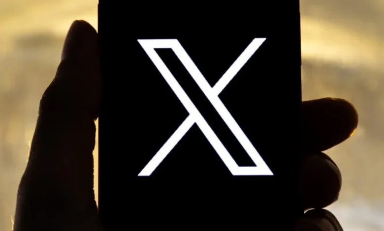 X, formerly Twitter, supports US sanctions against Brazilian Supreme Court Justice Alexandre de Moraes, citing his alleged suppression of free speech. The company argues that Moraes' actions represent a global threat to internet freedom and calls for the protection of open discourse.