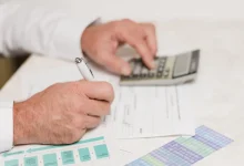 Secretaria da Fazenda de São Paulo combate sonegação fiscal em combustíveis com R$ 210 milhões em autos de infração. Ação visa garantir arrecadação de impostos para financiar políticas públicas essenciais e promover justiça fiscal no estado.