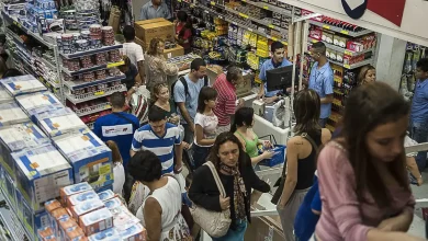 IBGE divulga queda de 0,1% nas vendas do varejo em junho de 2025, mas aumento de 0,3% em relação ao mesmo mês de 2024. Acumulado do primeiro semestre mostra crescimento de 1,8%.