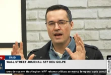 WSJ acusa Alexandre de Moraes de conduzir 'golpe de Estado' no Brasil. O artigo expõe a criminalização de opiniões, prisões preventivas e punições desproporcionais a manifestantes. Deltan Dallagnol e André Marsiglia analisam a gravidade das alegações e o impacto internacional.