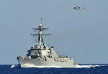 EUA enviam 3 navios de guerra à região do Caribe para combater o tráfico de drogas na Venezuela. Contratorpedeiros da classe Arleigh Burke, equipados com mísseis e sistema Aegis, reforçam a postura americana contra o problema.