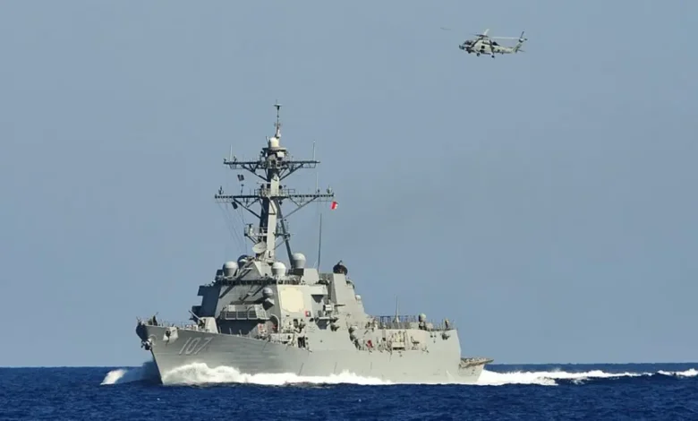 EUA enviam 3 navios de guerra à região do Caribe para combater o tráfico de drogas na Venezuela. Contratorpedeiros da classe Arleigh Burke, equipados com mísseis e sistema Aegis, reforçam a postura americana contra o problema.