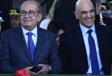 Lei Magnitsky ameaça vida financeira de Moraes e STF. Comentaristas no Última Análise discutem impacto da legislação americana e riscos para a economia brasileira.