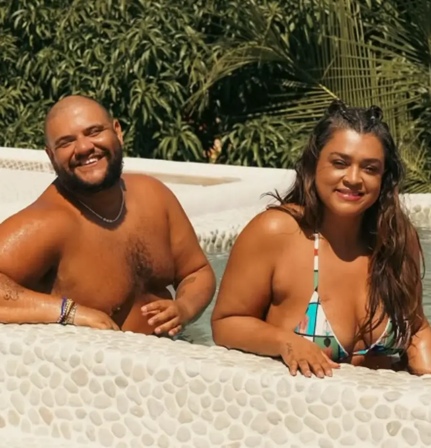 Gominho volta ao TVZ após cuidar da Preta Gil. Apresentador desmente rumores de herança de R$ 5 milhões e afirma não ter recebido dinheiro da cantora.