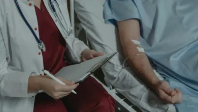 Caso de peste bubônica confirmado na Califórnia. Paciente em recuperação após picada de pulga infectada. A doença, também conhecida como "Peste Negra", é tratável com antibióticos.