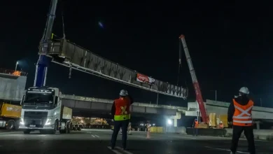 Vigas de sustentação das alças de acesso do Rodoanel Norte foram içadas em operação especial. Ação marca avanço nas obras e aproxima a conexão com a Rodovia Presidente Dutra. Confira as imagens da conquista da Agência SP.