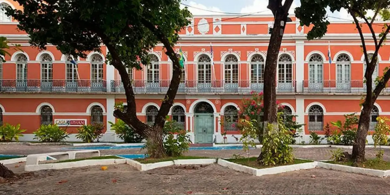 Iphan promove a Semana do Patrimônio Cultural de 11 a 15 de agosto com atividades gratuitas em todo o Brasil. Música, oficinas e debates sobre temas como Carnaval e meio ambiente celebram a importância da cultura para a sociedade. Participe!