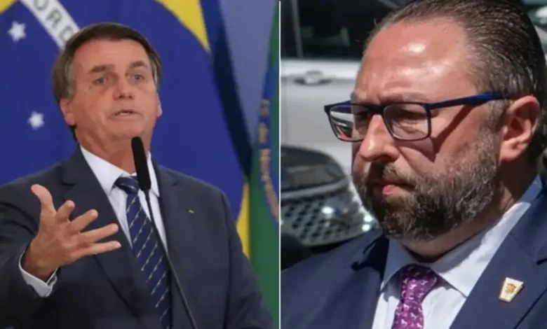 Jason Miller Defende Bolsonaro e Alerta: Outros Ministros na Mira da Lei Magnitsky 1 Jason Miller, ex-estrategista de campanha de Trump, promete lutar pela liberdade de Jair Bolsonaro após a sanção da Lei Magnitsky ao ministro Alexandre de Moraes. Miller acusa o STF de perseguição política e teme que outros ministros estejam na mira da lei.