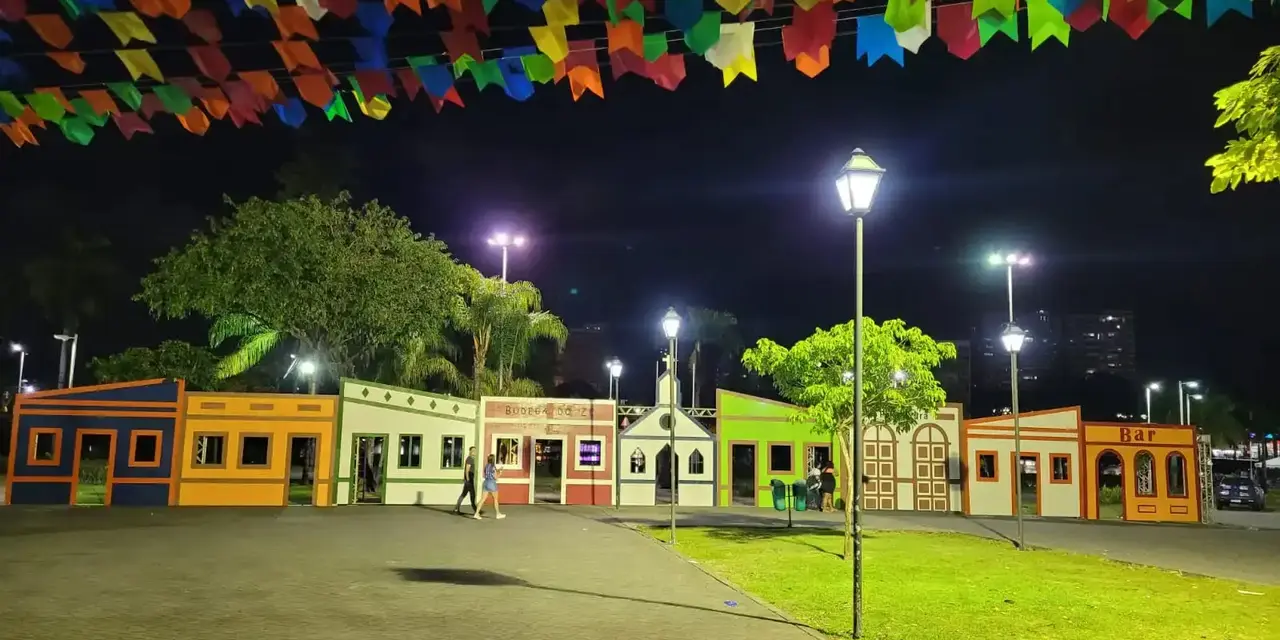 João Pessoa celebra 440 anos com festa grandiosa na orla, show de Roberto Carlos, procissão religiosa e desfile de carros antigos. A programação cultural no Parque Solon de Lucena também chega ao fim, com shows e feira de cordel.