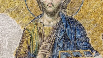 Arqueólogos desvendaram mosaicos cristãos do século V em Olympus, Turquia. As descobertas na antiga igreja iluminam a história do cristianismo na Ásia Menor, revelando símbolos cristãos, inscrições e arte rica.