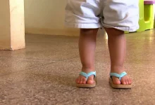 Duas crianças venezuelanas de 3 e 6 anos receberam documentação para acesso a direitos básicos e busca por família acolhedora em Manaus. Polícia Federal, TJAM e Secretaria de Justiça se uniram para garantir uma vida digna.