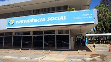 TCU aponta pagamento de R$ 4,4 bilhões em benefícios indevidos a pessoas falecidas entre 2016 e 2025. Investigação revela falhas no Sistema Nacional de Informações de Registro Civil (Sirc) que comprometem a qualidade dos dados de óbitos. O tribunal determina medidas para apurar responsabilidades e sancionar cartórios inadimplentes.