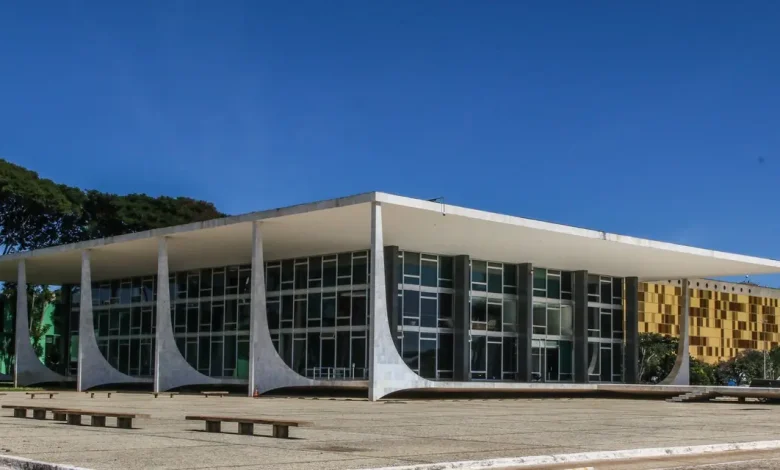 STF define prazo de 6 meses para registro de federações partidárias antes das eleições. Decisão mantém liminar de 2022 que permitiu a criação das federações.