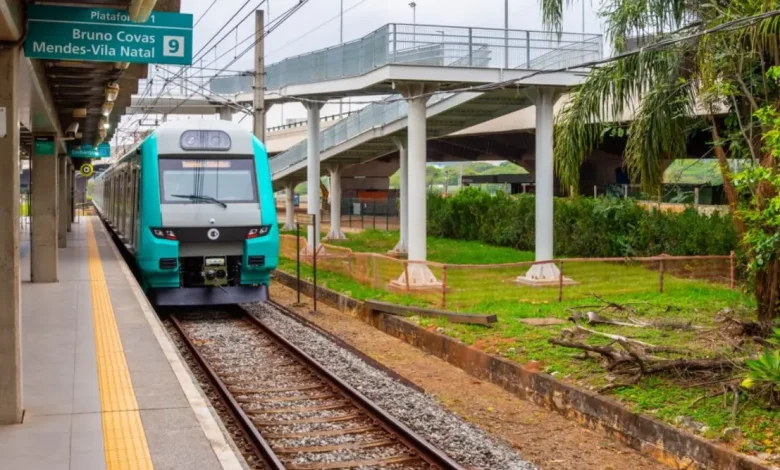 Estação da Linha 9 reabre para facilitar acesso ao The Town 2025 1 ViaMobilidade reativa estação da Linha 9 para facilitar acesso ao The Town 2025. A estação, a 500m do portão G do Interlagos, oferece transporte rápido e prático para o evento. Maximize sua experiência e evite congestionamentos.