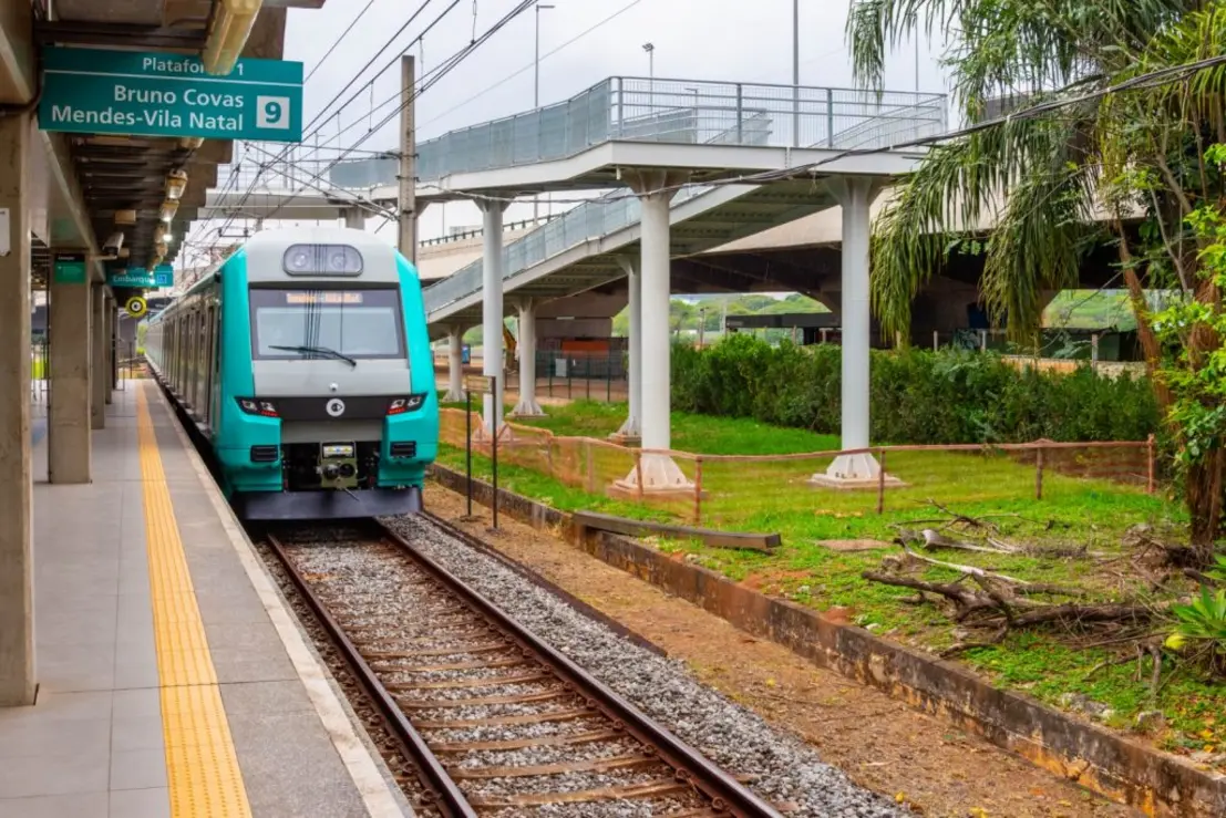 ViaMobilidade reativa estação da Linha 9 para facilitar acesso ao The Town 2025. A estação, a 500m do portão G do Interlagos, oferece transporte rápido e prático para o evento. Maximize sua experiência e evite congestionamentos.