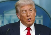 Presidente Trump declara emergência por crime em Washington, D.C., mobilizando a Guarda Nacional para combater a violência e o crime organizado na capital americana. Trump acusa democratas de transformar Washington em "santuário para criminosos".