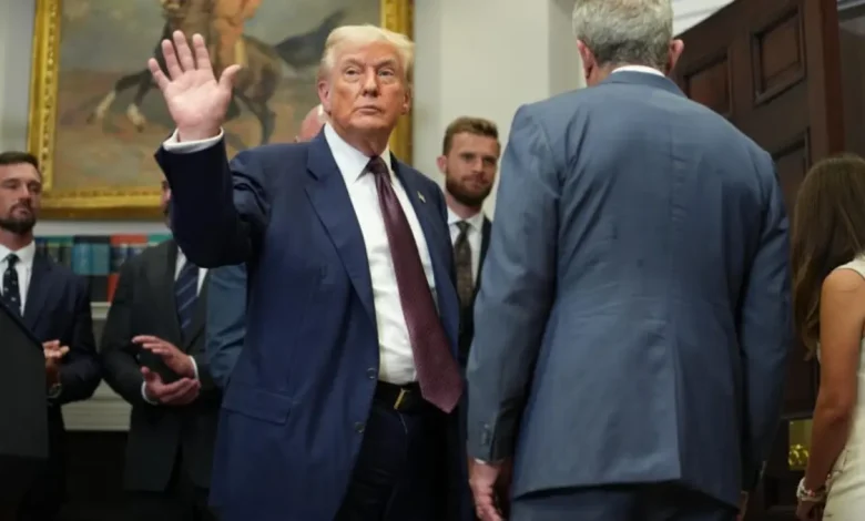 Visita Especial da Casa Branca a Gaza Após Críticas de Trump a Israel e Hamas 1 enviado especial da Casa Branca visita Gaza para avaliar situação humanitária após Trump criticar Israel e Hamas.