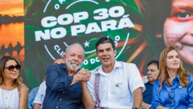 COP30 em Belém enfrenta críticas de países por altos custos de hospedagem. Embaixadas alertam sobre preços exorbitantes e disponibilidade limitada, ameaçando a participação em novembro.