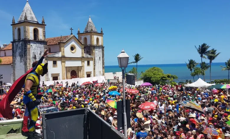 Carnaval de Olinda: Prévias contagiante até 2026 1 Carnaval chega cedo a Olinda! Prévias com ritmos contagiante começam este fim de semana e se estendem até 2026. Cortejos, ensaios e muita alegria te esperam. Confira a programação completa no Instagram @carnavaldeolindaoficial.