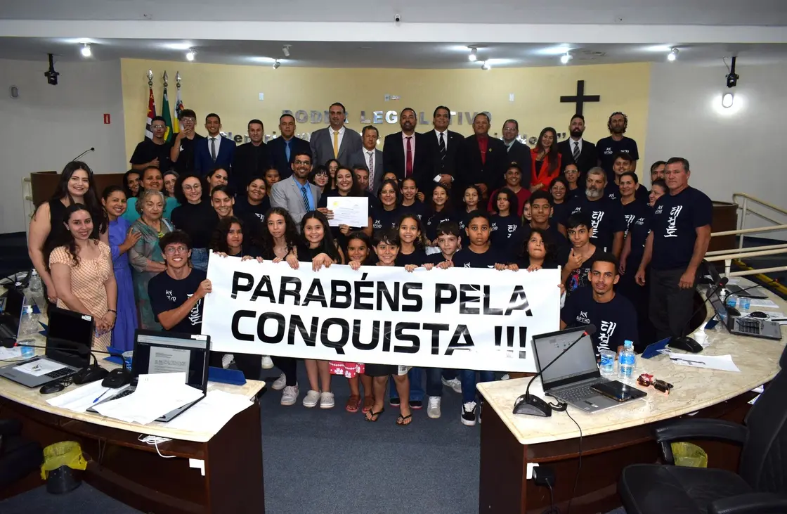 Vereador homenageia atleta Aline Guido por conquistar Medalha de Ouro nos Jogos Regionais de 2025 em Taekwondo. Após 13 anos, a paraguaçuense retorna aos tatames com triunfo inédito para a cidade.
