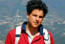 80 mil fiéis celebram a canonização de Carlo Acutis, o "santo millennial", e Pier Giorgio Frassati. Milagres reconhecidos pelo Vaticano coroam a vida de ambos como exemplos de fé e dedicação.