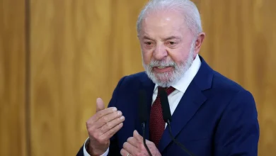 Nova pesquisa Ipespe mostra aprovação do governo Lula em 50%, superando a desaprovação. Aumento da popularidade do presidente, especialmente entre classes médias e centro político, abre espaço para novas iniciativas e consolida a agenda política.