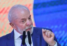 Presidente Lula celebra 95 anos do MEC, destacando a educação como pilar para o desenvolvimento brasileiro. Discurso enfatiza investimento em qualidade, igualdade de oportunidades e valorização dos professores.
