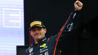 Max Verstappen vence o GP do Azerbaijão com autoridade, liderando da primeira à última volta. Felipe Drugovich conquista o pódio em segundo lugar, enquanto Gabriel Bortoleto brilha na estreia em 11º.
