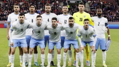 Israel enfrenta pressão para ser banido de competições europeias de futebol por acusações de genocídio. A UEFA pode votar em uma sessão de emergência, com o governo israelense buscando evitar a suspensão.