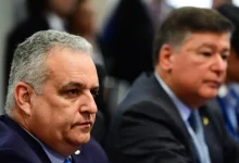 Sessão da CPMI do INSS segue mantida para segunda-feira, mesmo após a prisão de "Careca do INSS". Antunes pode depor e apresentar sua versão sobre o escândalo de desvio de R$ 6 bilhões do INSS. Segurança será reforçada para garantir liberdade de expressão.