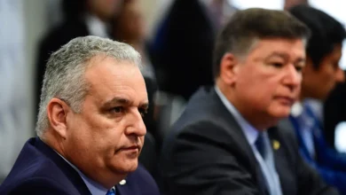 Sessão da CPMI do INSS segue mantida para segunda-feira, mesmo após a prisão de "Careca do INSS". Antunes pode depor e apresentar sua versão sobre o escândalo de desvio de R$ 6 bilhões do INSS. Segurança será reforçada para garantir liberdade de expressão.