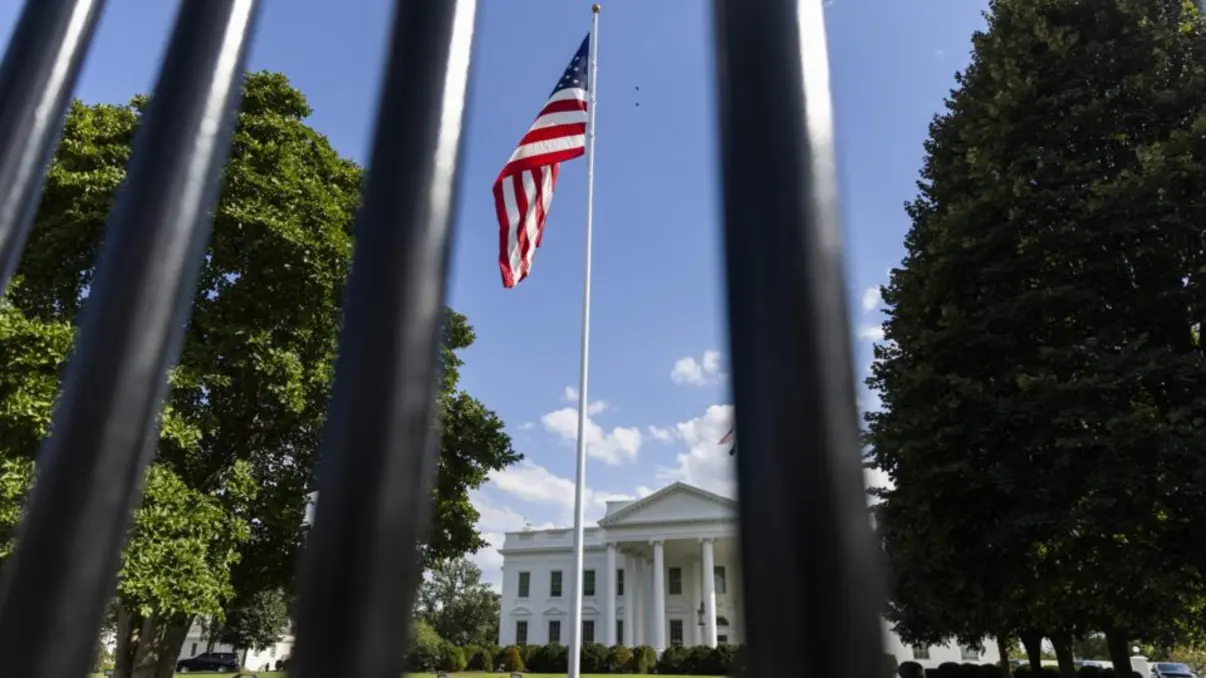 Nova taxa para visto americano adiada 14 Nova taxa para visto americano adiada. Congresso americano aprovou aumento de US$ 185 para US$ 485, mas data de início ainda não definida.