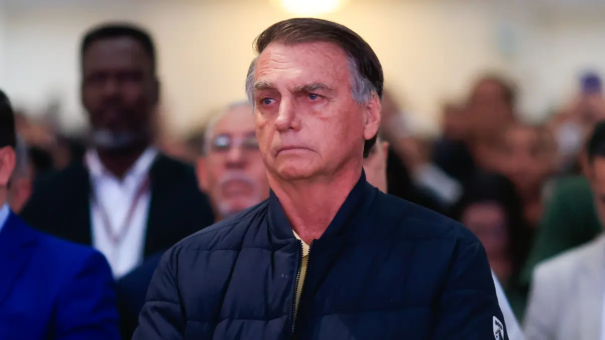 Julgamento de Bolsonaro no STF pode intensificar sanções americanas, polarizar sociedade e influenciar eleições de 2026, segundo a Eurasia Group.