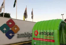 Justiça do Rio fixa dívida da Ambipar em US$ 550 milhões, considerando contratos de swap. Decisão garante que a empresa possa continuar suas operações enquanto a questão é analisada.