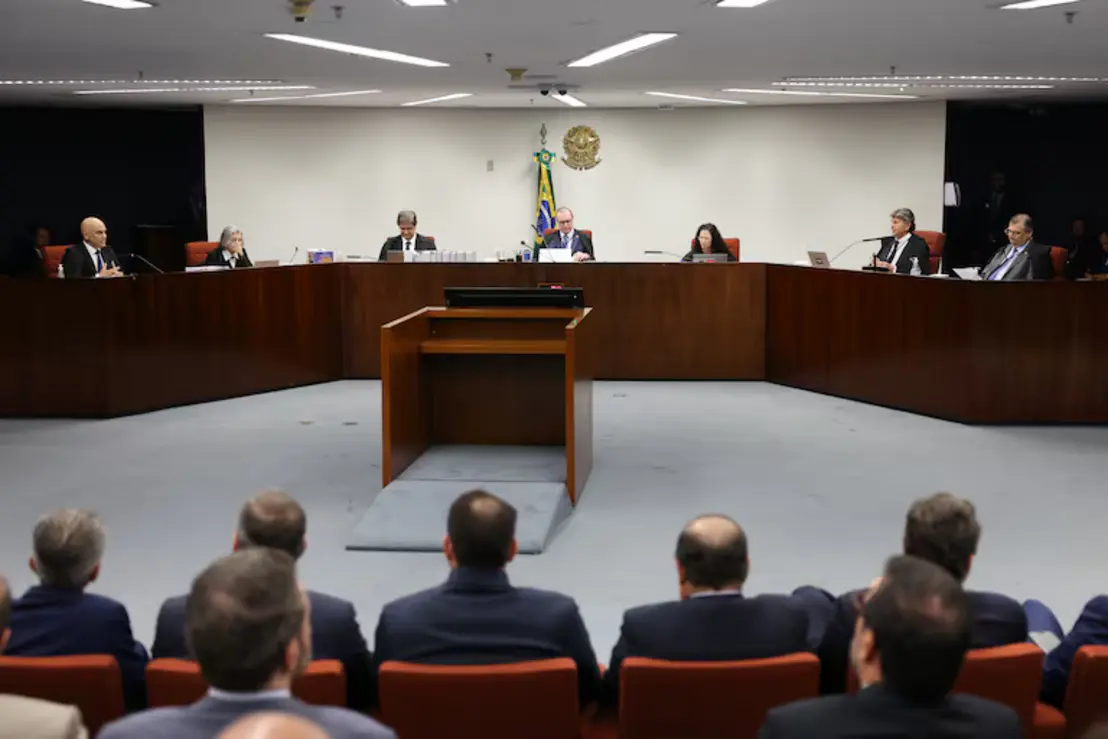 STF julga ex-presidente e sete acusados de golpe. Acompanhe em tempo real os votos e o andamento da sessão crucial na 1ª Turma.