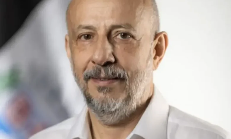 Ex-delegado geral de São Paulo, Ruy Ferraz Fontes, foi assassinado na Praia Grande. A ação violenta, com características de planejamento e coordenação, chocou a comunidade policial e o público. A Polícia investiga o caso.