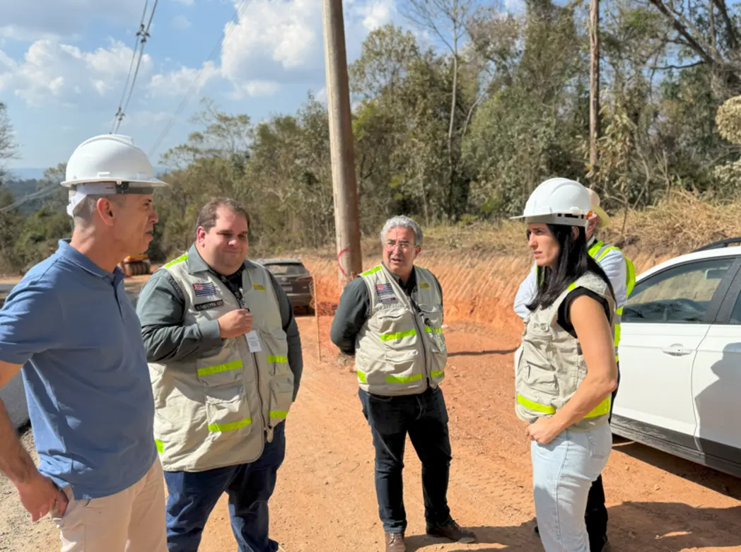 R$ 10,6 milhões serão investidos na pavimentação de uma vicinal em São Roque, beneficiando 35 mil moradores com melhorias na trafegabilidade e segurança viária. A obra contribui para a qualidade de vida, desenvolvimento econômico e otimiza o fluxo de veículos na região.