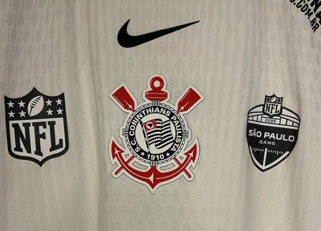 Corinthians aumenta exigência para naming rights da sua arena, buscando R$ 60 milhões anuais. O Timão busca parceiro estratégico com grande poder de influência e alcance com público fiel.