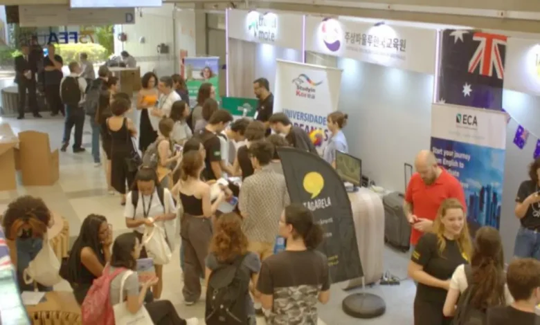FEA-USP sedia a Feira de Intercâmbio nos dias 23 e 24 de setembro. Conheça universidades e agências estrangeiras, explore programas de intercâmbio, bolsas de estudo e oportunidades de pesquisa. Expanda seus horizontes e construa um futuro internacional!