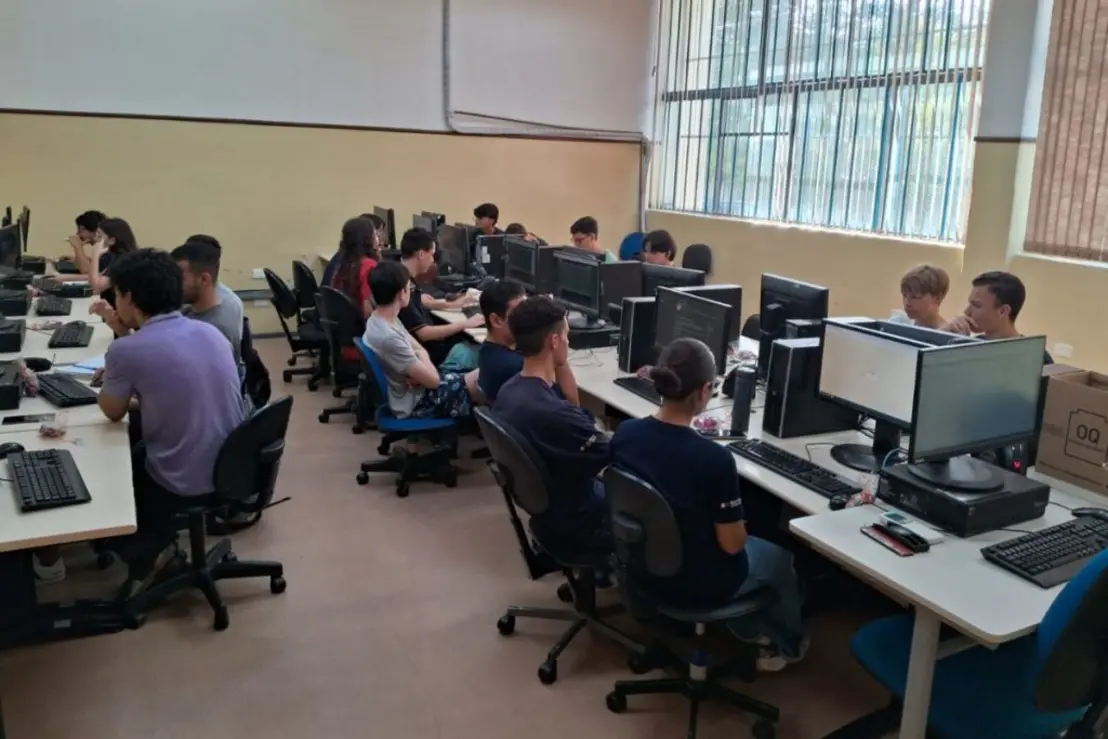 Prepare-se para a Maratona de Programação das Etecs! Inscrições abertas para a fase de "esquenta" até quarta (10). Teste suas habilidades, colabore com sua equipe e conquiste o desafio oficial.