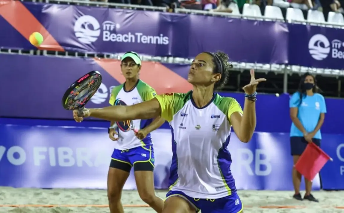 Caraguatatuba sedia o Pan-Americano de Beach Tennis de 25 a 28, com atletas de 18 países. Brasil, favorito, busca consolidar seu lugar entre as potências globais do esporte. Torneio impulsionará o beach tennis na América.