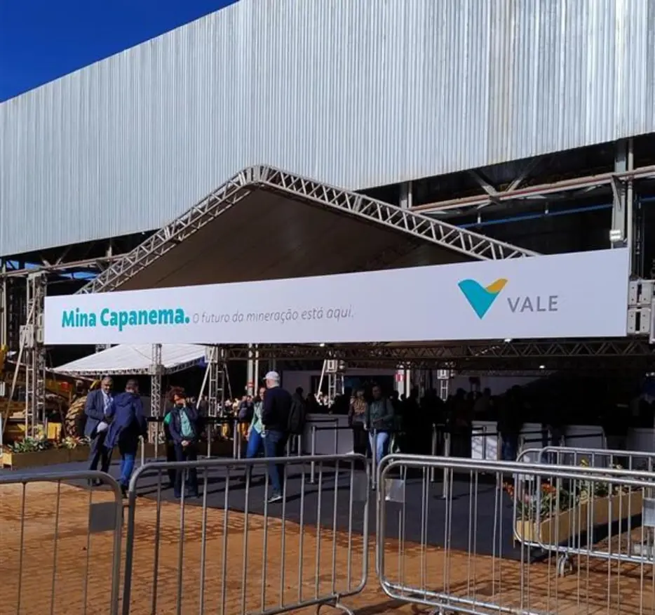 Vale inaugura Mina Capanema em Ouro Preto, Minas Gerais, com investimento de R$ 67 bilhões até 2030. Inauguração marca compromisso com o desenvolvimento sustentável e geração de empregos na região.