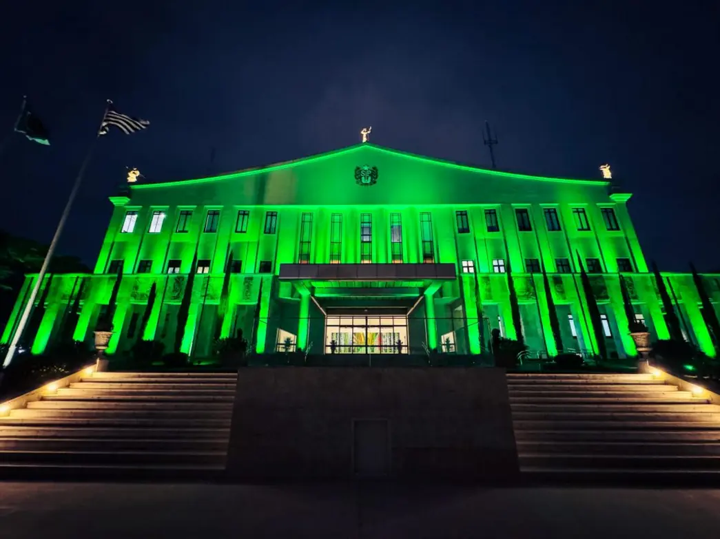 Palácio dos Bandeirantes ganha iluminação verde em celebração ao Dia Nacional de Doação de Órgãos. Setembro Verde promove ações para conscientizar a população sobre a importância da doação e incentivar o registro como doador.