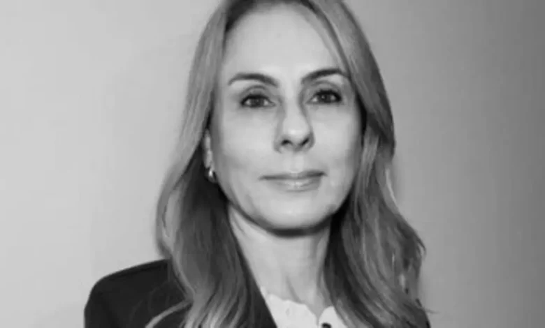 Esposa de Alexandre de Moraes Sancionada pela Lei Magnitsky 1 Viviane Barci de Moraes, esposa do ministro Alexandre de Moraes, foi sancionada pela Lei Magnitsky. A ação, motivada por apoio financeiro alegado ao ministro, visa denunciar suposta violação de direitos humanos.