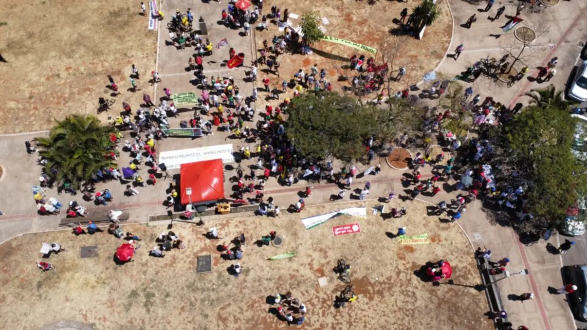 Manifestação "Grito dos Excluídos" em Brasília reúne poucas pessoas em apoio à soberania brasileira e contra a anistia aos presos de 8 de janeiro. Partidos de esquerda e centrais sindicais se mobilizam em dia de 7 de Setembro.
