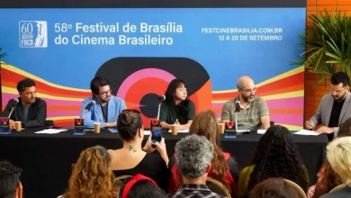 O Festival de Brasília do Cinema Brasileiro encerrou sua 58ª edição com a premiação de "Futuro, futuro" como Melhor Longa-Metragem. Diversos prêmios foram entregues em categorias como Melhor Ator, Melhor Atriz e Melhor Direção. Fernanda Montenegro recebeu o Troféu Candango pelo Conjunto da Obra.